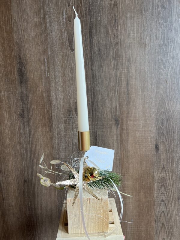 Cube de Noël avec bougie crème