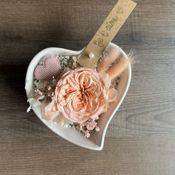 Mini cœur avec une rose éternelle saumon pale