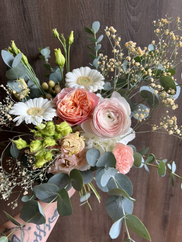 Bouquet avec fleurs fraîches « spécial Fête des mères » (sans vase)