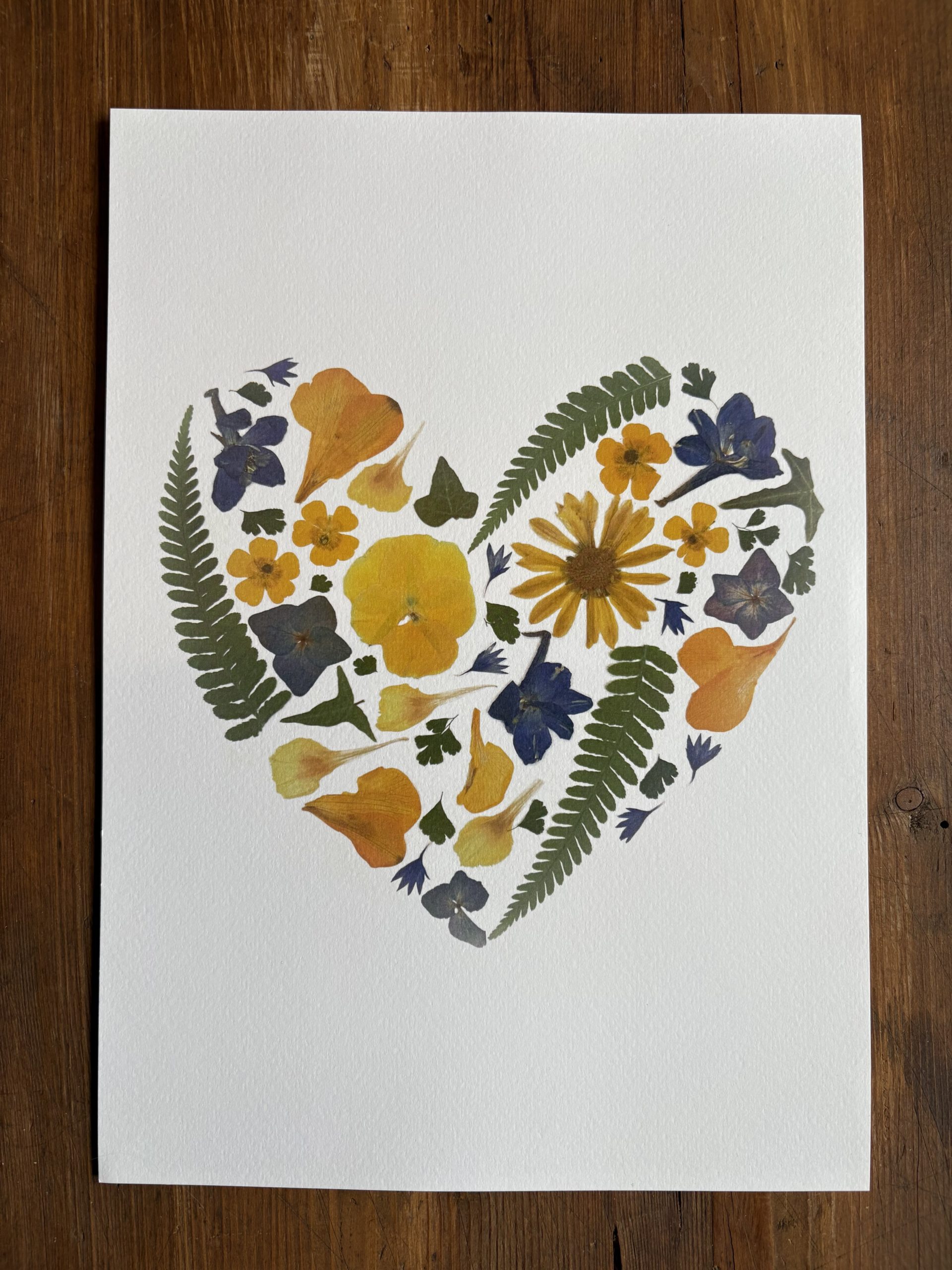 Affiche A4 impression "fleurs en coeur" bleu-jaune-vert