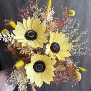 1bouquet de fleurs séchées avec 3 tournesols éternels en papier ( sans vase)